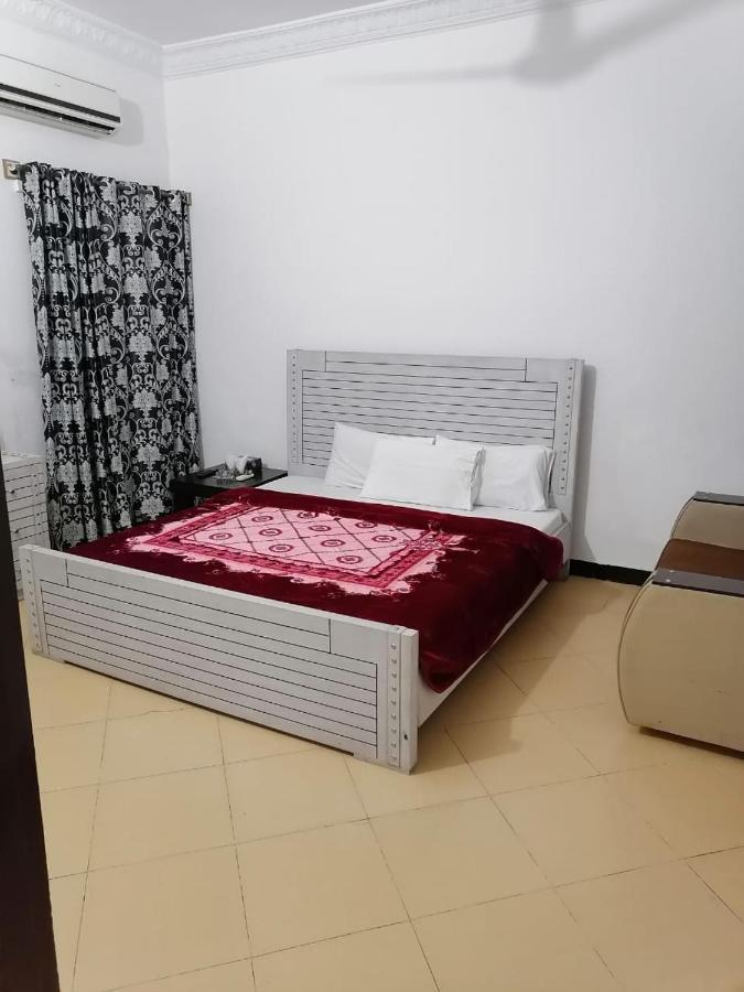 Lux Lounge Guest House イスラマバード エクステリア 写真