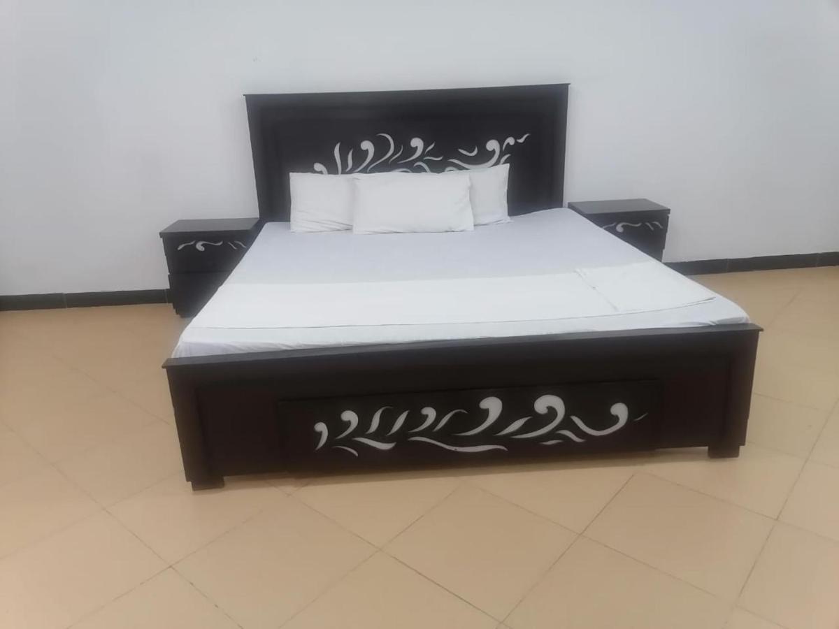 Lux Lounge Guest House イスラマバード エクステリア 写真